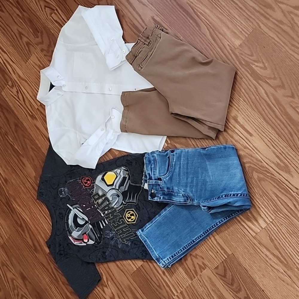 2‎ outfit Levi's, Disney, Tommy Hilfiger, Hatley all size 6